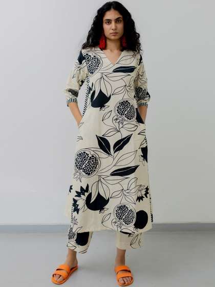 GoSriKi Floral Printed V-Neck A-Line Kurta with Trouser
