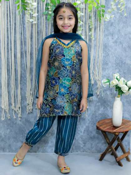 BownBee Girls Floral
                    Printed Regular Gotta Patti Kurta With Salwar &
                    Dupatta