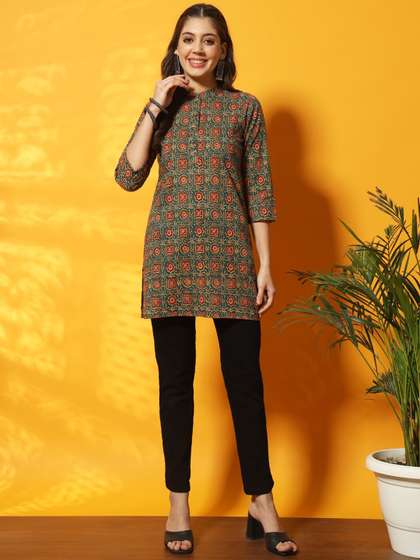 Meeranshi Ethnic Printed Cotton Straight Pure Cotton Kurti