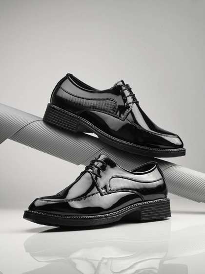 HERE&NOW Men
                        Textured Round Toe Formal Derbys