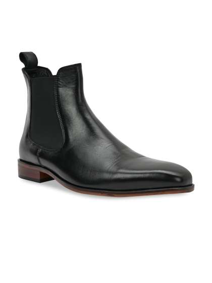 Myntra chelsea boots on sale