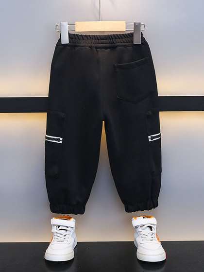 StyleCast x Revolte Boys
                    Black Printed High-Rise Easy Wash Cotton Joggers
                    Trousers
