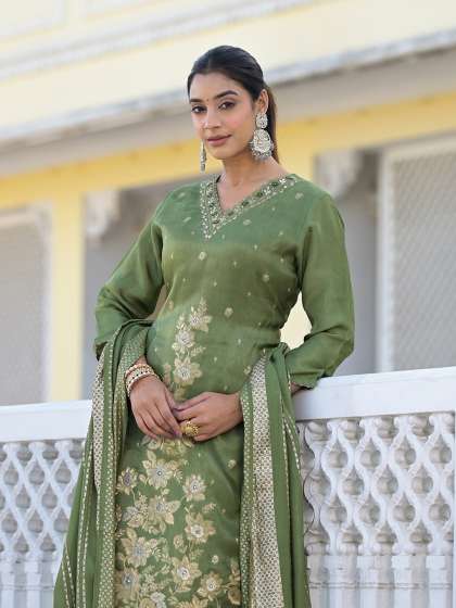 Varanga Floral Regular Pure Silk Kurta with Trouser & Dupatta