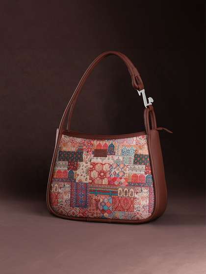 ZOUK Kutch Gamthi
                        Printed Sleek Handheld Bag