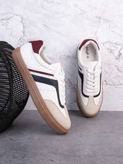 Styli Men Men Grey
                    Striped Lace Up Sneakers