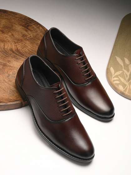 HERE&NOW Men
                        Textured Round Toe Leather Formal Oxfords
