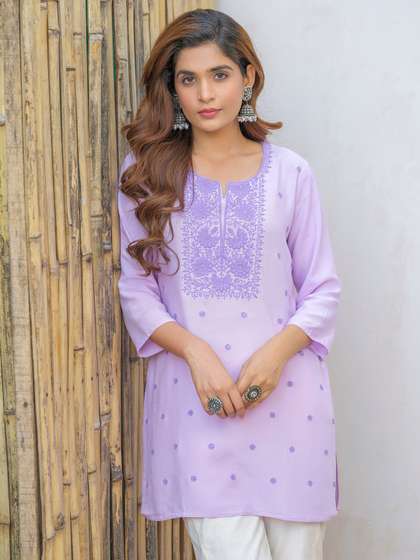 Ode by House of Pataudi Embroidered Staright Kurti