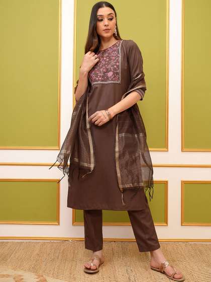 Vishudh Kurta & Trousers With Dupatta