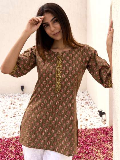 Libas Floral Printed Thread Work Pure Cotton Straight Kurti