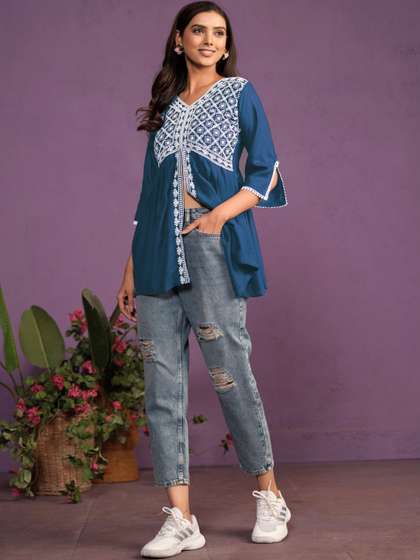 Sangria X fwd Chikankari Embroidered V-Neck Short Kurtis