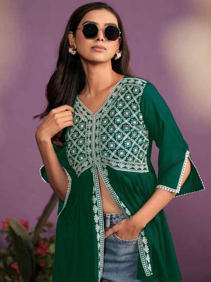Sangria X fwd Chikankari Embroidered V-Neck Short Kurtis