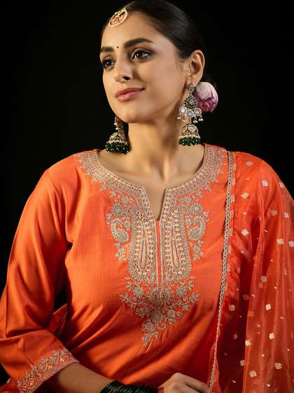 Indo Era Paisley Yoke Design Liva Straight Republic Day Kurta With Trousers & Dupatta