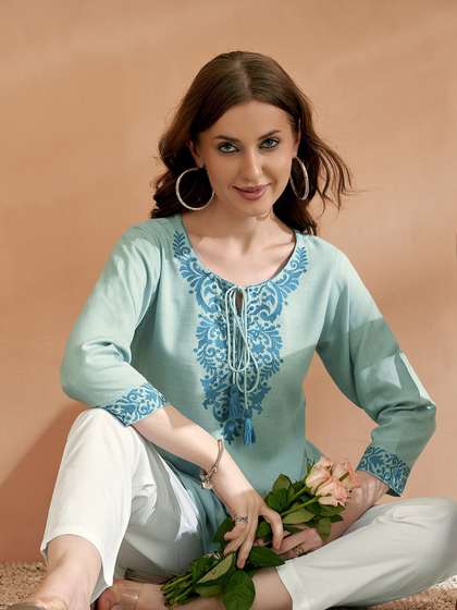 Anouk X fwd Women Embroidered Tie-Up Neck Republic Day Republic Day Kurta