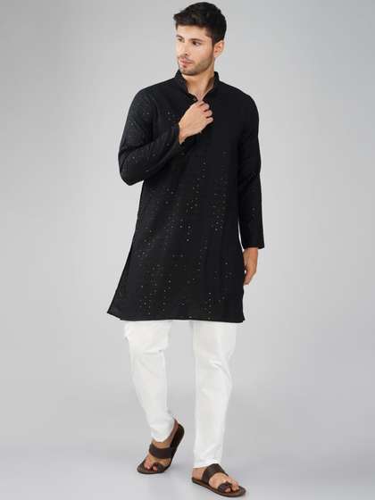 Vastraa Fusion Men Embroidered Kurta