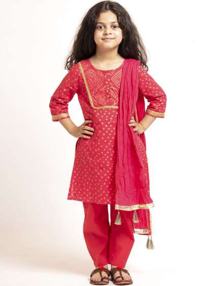 Sangria Girls Bandhani
                    Printed Pure Cotton Straight Kurta & Trouser
                    With Dupatta