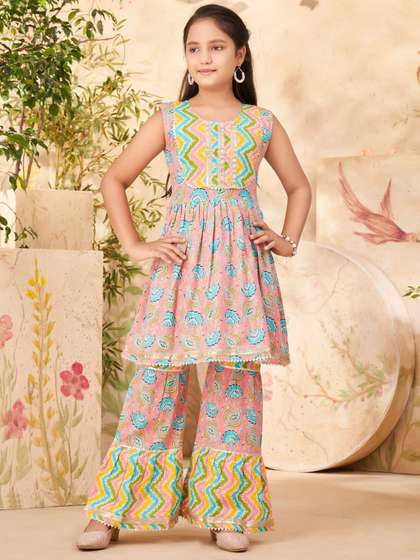 Aarika Girls Floral
                    Printed Regular Gotta Patti Pure Cotton Kurta with
                    Sharara