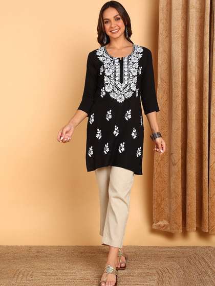 TOP N THREAD Floral Embroidered Chikankari Chikankari Kurti