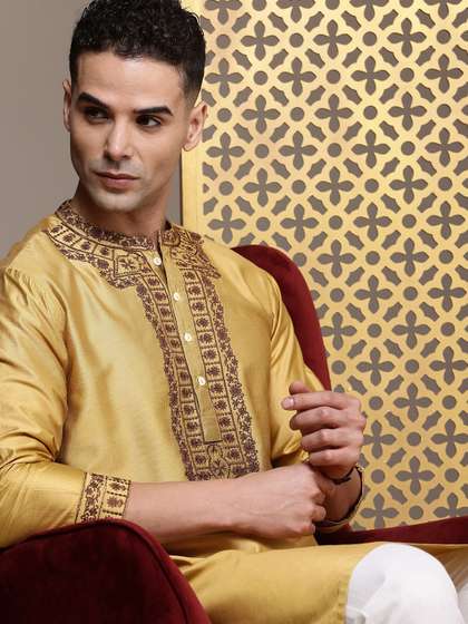 House of Pataudi Embroidered Jashn Kurta