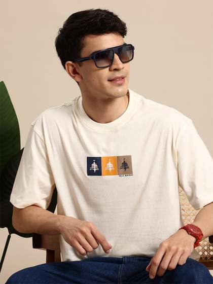Mast & Harbour Christmas Print Drop-Shoulder Sleeves T-shirt