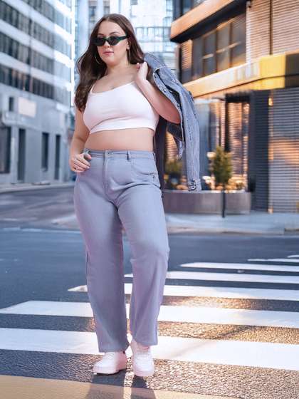 DressBerry Curve
                        Women Straight Fit Cropped Jeans