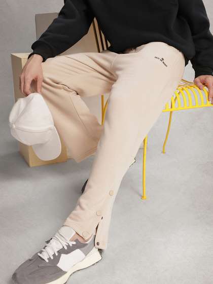 WROGN Men Regular Track Pants With Side Snap Button Detail