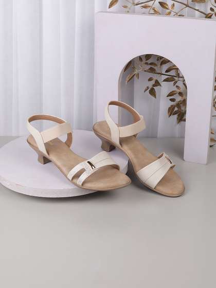 Mochi Textured
                        Kitten Sandals with Bows