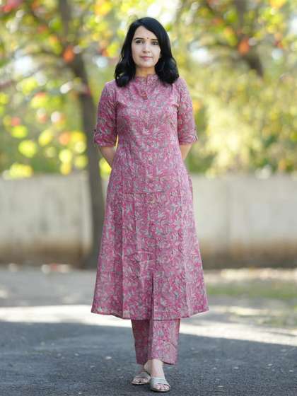 GoSriKi Ethnic Motifs Printed Straight Kurta With Trousers