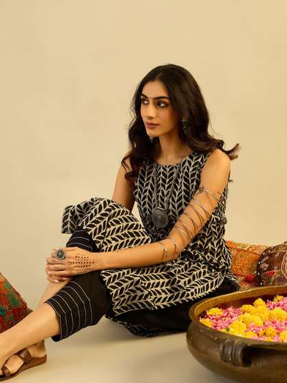 Indo Era Women
                        Floral Printed Indie Prints Kurta