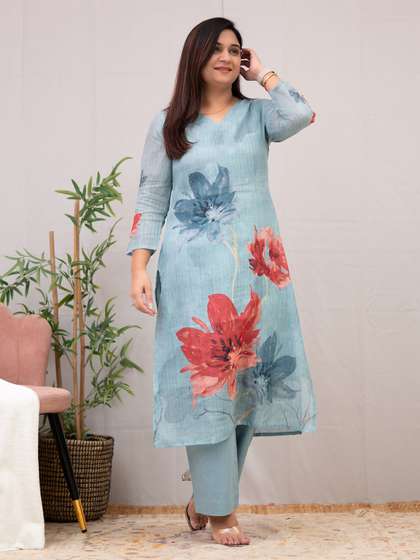 GoSriKi Printed Kurta With Trousers