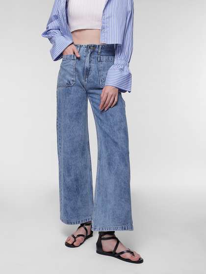 French Connection
                        Women Mid-Rise Pure Cotton Light Fade Flared
                        Jeans