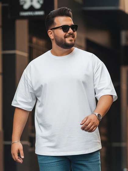VEIRDO Men Solid Oversized T-shirt