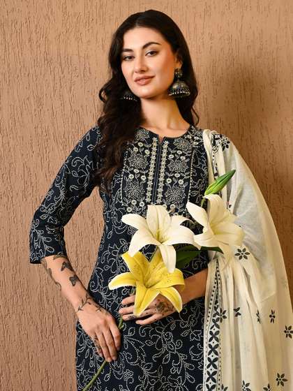 KEOSA Women Floral Embroidered Regular Pure Cotton Kurta with Trousers & With Dupatta