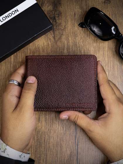 Hayes London Men Wallets
                    Genuine Leather with RFID Blocking