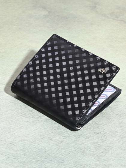 Louis Stitch Handcrafted
                    Spanish Leather Diary Shape Wallet for Men