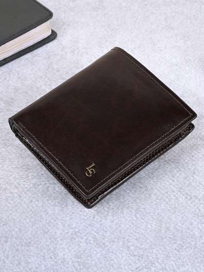Louis Stitch
                      Handcrafted Spanish Leather Diary Shape Wallet for
                      Men