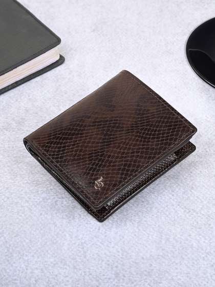Louis Stitch Handcrafted
                    Spanish Leather Diary Shape Wallet for Men