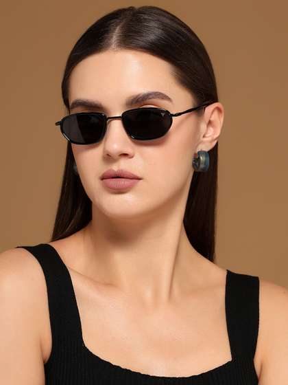 Voyage Unisex
                        Rectangle Sunglasses with Polarised and UV
                        Protected Lens