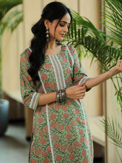 Libas Women Floral Printed Gotta Patti Floral Kurta