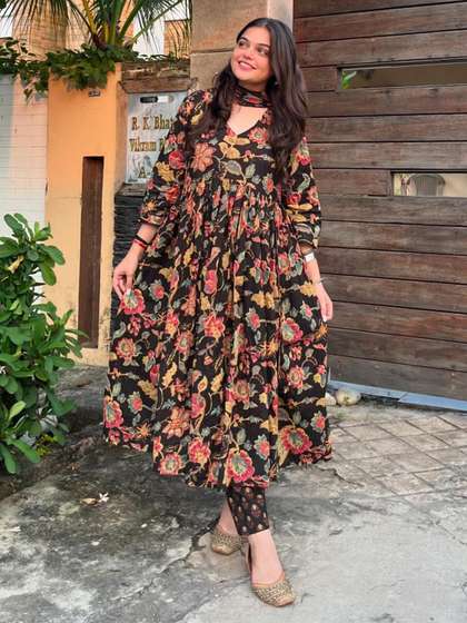 GoSriKi Printed Kurta with Trousers