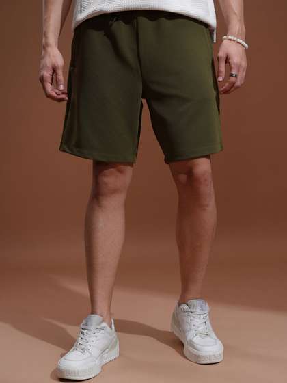 HIGHLANDER Men Loose
                        Fit Mid-Rise Shorts
