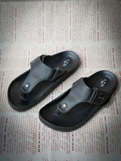Aerowalk Men Thong
                    Flip-Flops