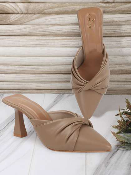 CHINRAAG Women
                        Textured Slim Heels