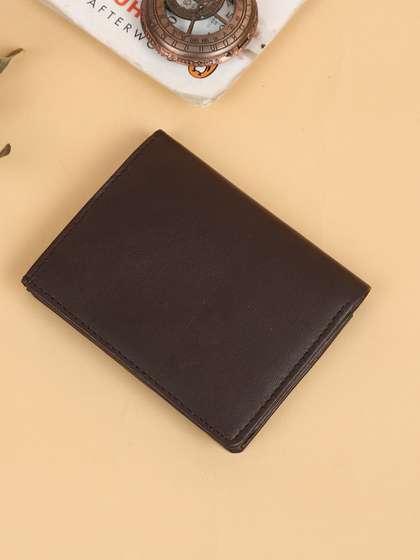 Hayes London Men Wallets
                    Genuine Leather with RFID Blocking