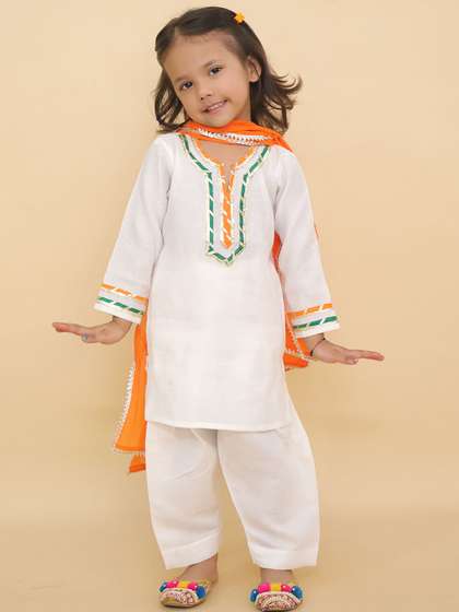LITTLE GINNIE Girls
                      Yoke Design Notch Neck Gotta Patti Pure Cotton
                      Kurta Set