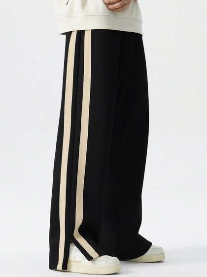 Maniac Men Relaxed
                        Fit Mid Rise Track Pant