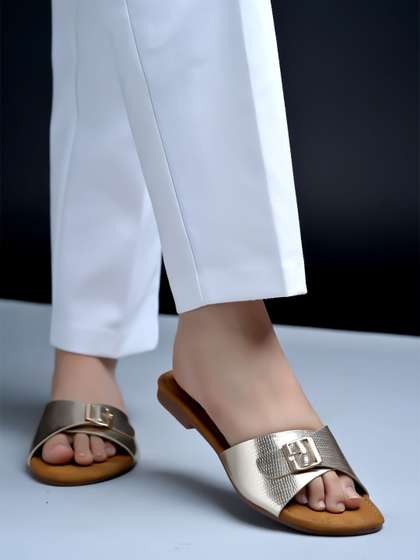 Shoetopia Women
                        Embellished Party One Toe Flats