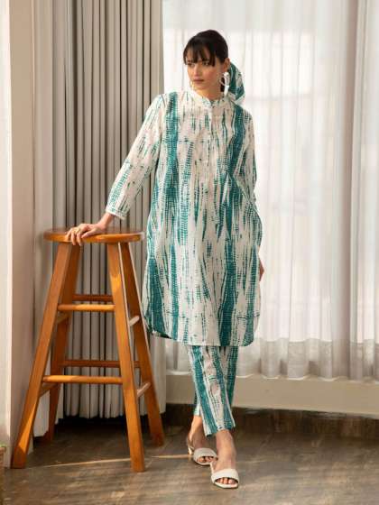 Lookmark Shibori Dyed Mandarin Collar Straight Kurta With Trousers