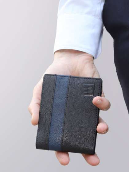Hayes London Men Wallets
                    Genuine Leather with RFID Blocking