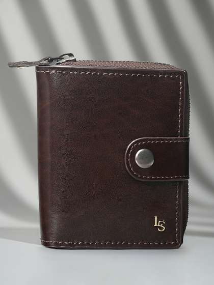 LOUIS STITCH Men Brown
                    Spanish Leather Bifold Wallet with RFID Protected
                    and Zip Pocket