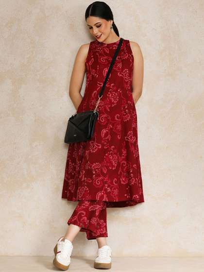 Varanga Women Ethnic
                        Motifs Printed Regular Pure Cotton Kurta with
                        Trousers
